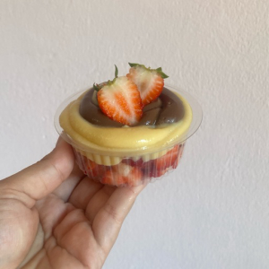 imagem do produto Bombom de morango no pote