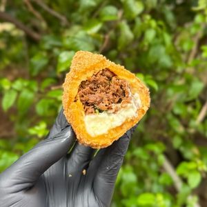 imagem do produto COXINHA DE COSTELA COM CATUPIRY 