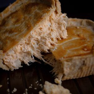 imagem do produto EMPADA DE FRANGO COM REQUEIJÃO