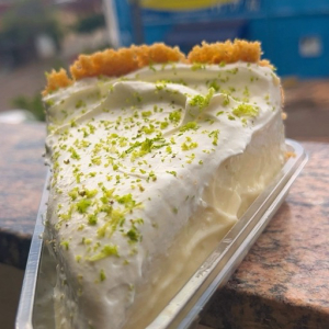 imagem do produto TORTA DE LIMÃO COM CHANTININHO