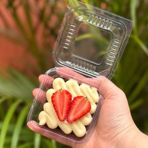 imagem do produto Brownie supremo - Ninho com morango