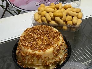 imagem do produto 1 Bolo crocante + 50 salgados