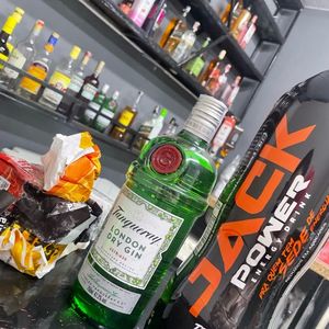 imagem do produto Combo de tanqueray c/Energetico 2l 