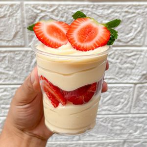 imagem do produto Nuvem de ninho com morangos