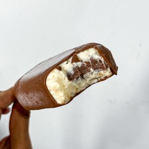 imagem do produto Picolé Coco com Chocolate 