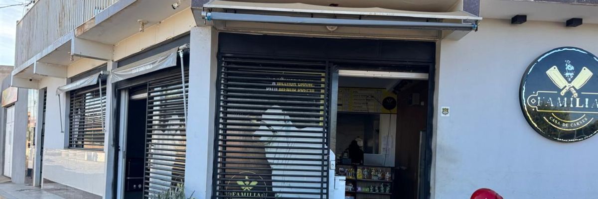 Família Casa de Carnes logo