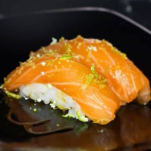 imagem do produto Niguiri de salmão trufado 