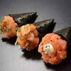 imagem do produto 4 mini temakis cru