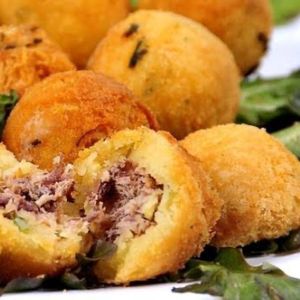 imagem do produto BOLINHO DE CHARQUE 6 UNIDADES