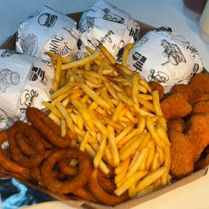 imagem do produto Combo Família + refri 1,5 l + cheddar e bacon na batata