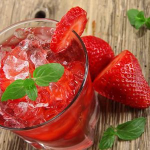 imagem do produto CAIPIRINHA DE MORANGO