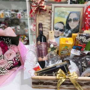 imagem do produto Cesta Vinho e Buque