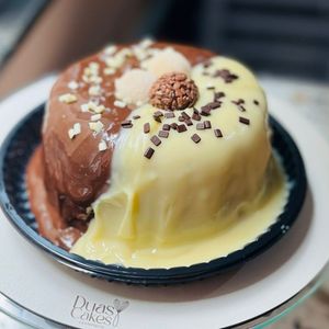 imagem do produto Bolo Vulcão Dois amores (serve 6/8 fatias)