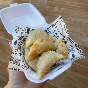 imagem do produto Porção com 8 pastéis salgados 