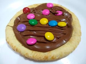 imagem do produto Esfiha De Chocolate Com Confete