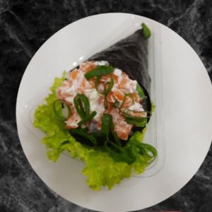 imagem do produto Temaki Salmão cebolinha com gengibre 