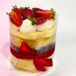 imagem do produto Naked cake de Ninho com morango