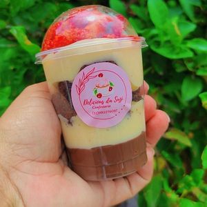 imagem do produto Copo duplo de ninho com morango 