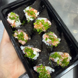 imagem do produto Porção de MINI TEMAKI PHILADÉLFIA
