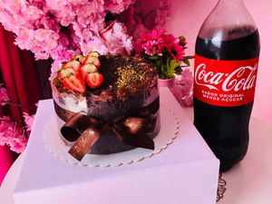 imagem do produto Combo Bolo 1 Kilo e Meio Brigadeiro + Coca Cola 2 litros Original