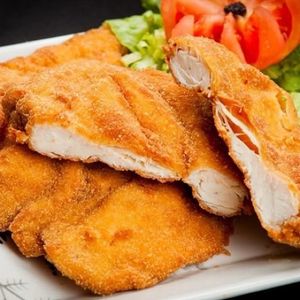 imagem do produto Frango a milanesa com macarrão e purê de batata ( congelada )
