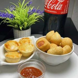 imagem do produto Combo Supremo 20 Empadas Media  60 Salgados Fritos  01 Coca Cola 1,5 litros