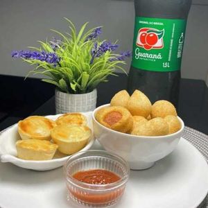 imagem do produto Combo Sabor Premium 20 Empadas Media  60 Salgados Fritos  01 Guaraná Antartica 1,5