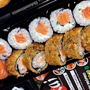 imagem do produto Combo 5 Hossomaki de salmão com cream cheese,5 Hot holl de salmão 