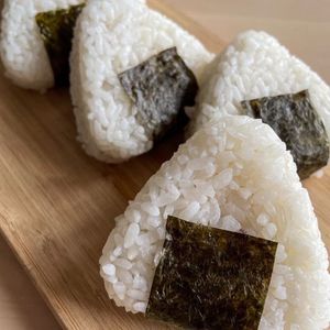 imagem do produto Oniguiri de Salmão  (4 unidades)