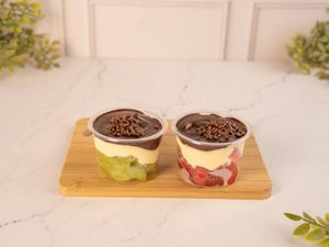 imagem do produto Leve 2 bombons com desconto! Uva e Morango