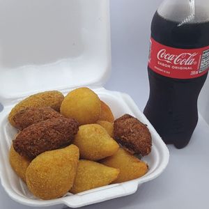 imagem do produto 15 SALGADOS DE FESTA 20G + COCA-COLA 200ML
