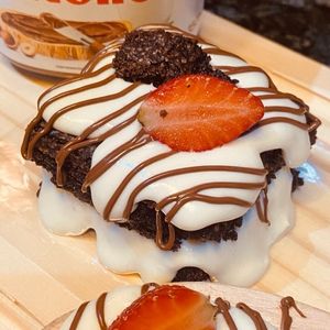 imagem do produto brawnie com creme de ninho e nutella 