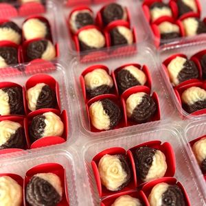 imagem do produto Caixinha 4 docinhos dois amores 