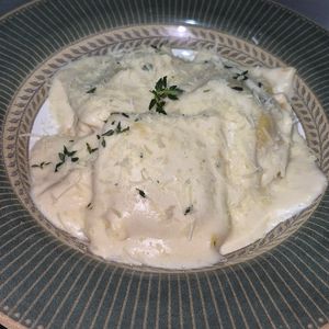 imagem do produto Ravioli de Espinafre com Ricota ao molho bechamel ou sugo 