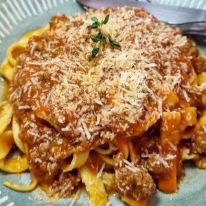 imagem do produto Talharim Artesanal ao Molho Bolonhesa