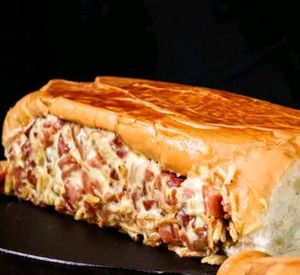 imagem do produto Hot dog prensado purê frango e bacon pão 24 cm