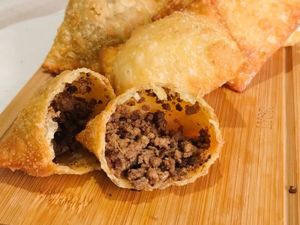 imagem do produto Mini pastel super crocante de carne - Porção 6 unid.