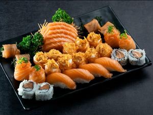 imagem do produto Combo 100% salmão ( 32 sushis ) novo