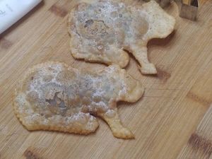 imagem do produto Pastel doce Capivarinha de sabor churos  11 x 7 cm(Unidade)