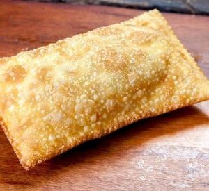 imagem do produto Pastel de frango com queijo.