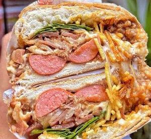 imagem do produto Cachorro-quente especial no pão de hambúrguer