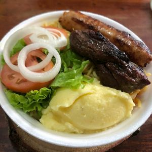 imagem do produto Marmitex tamanho G carne de boi com linguiça 