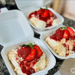 imagem do produto Bolo gelado de ninho com Geleia de morango 