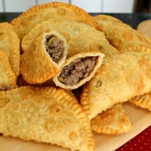 imagem do produto Porção de mini pastéis de carne moída ou queijo