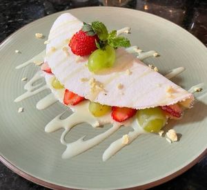 imagem do produto Tapioca + Leite condensado, Morango e Uva verde