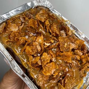 imagem do produto Brownie com cobertura de caramelo salgado, sucrilhos caramelizado e flor de sal