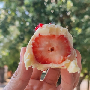 imagem do produto Bombom cravejado morango 