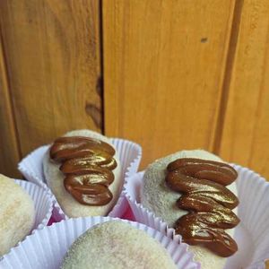 imagem do produto Caixinha com duas coxinhas de ninho e nutella