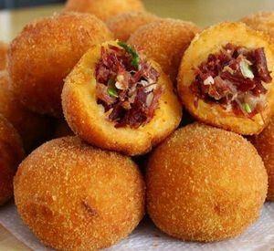 imagem do produto Bolinho de abóbora c/ carne de sol