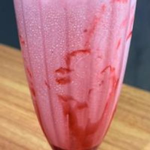 imagem do produto MILK SHAKE DE MORANGO